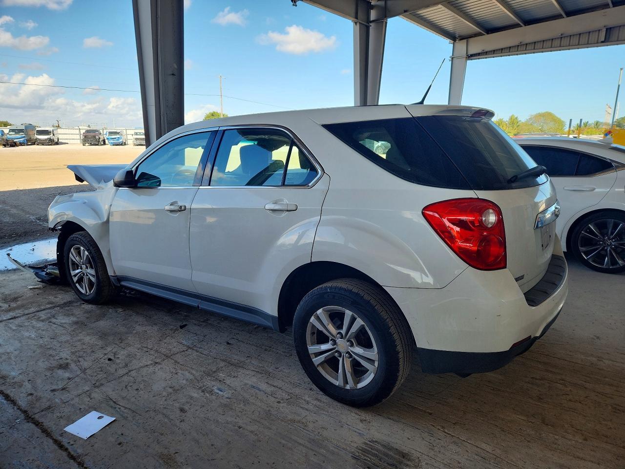 2011 Chevrolet Equinox Ls - Image 2