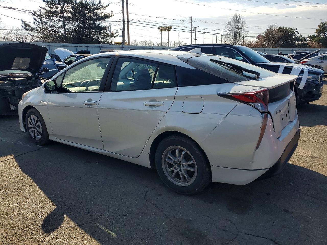 2016 Toyota Prius - Фото 2