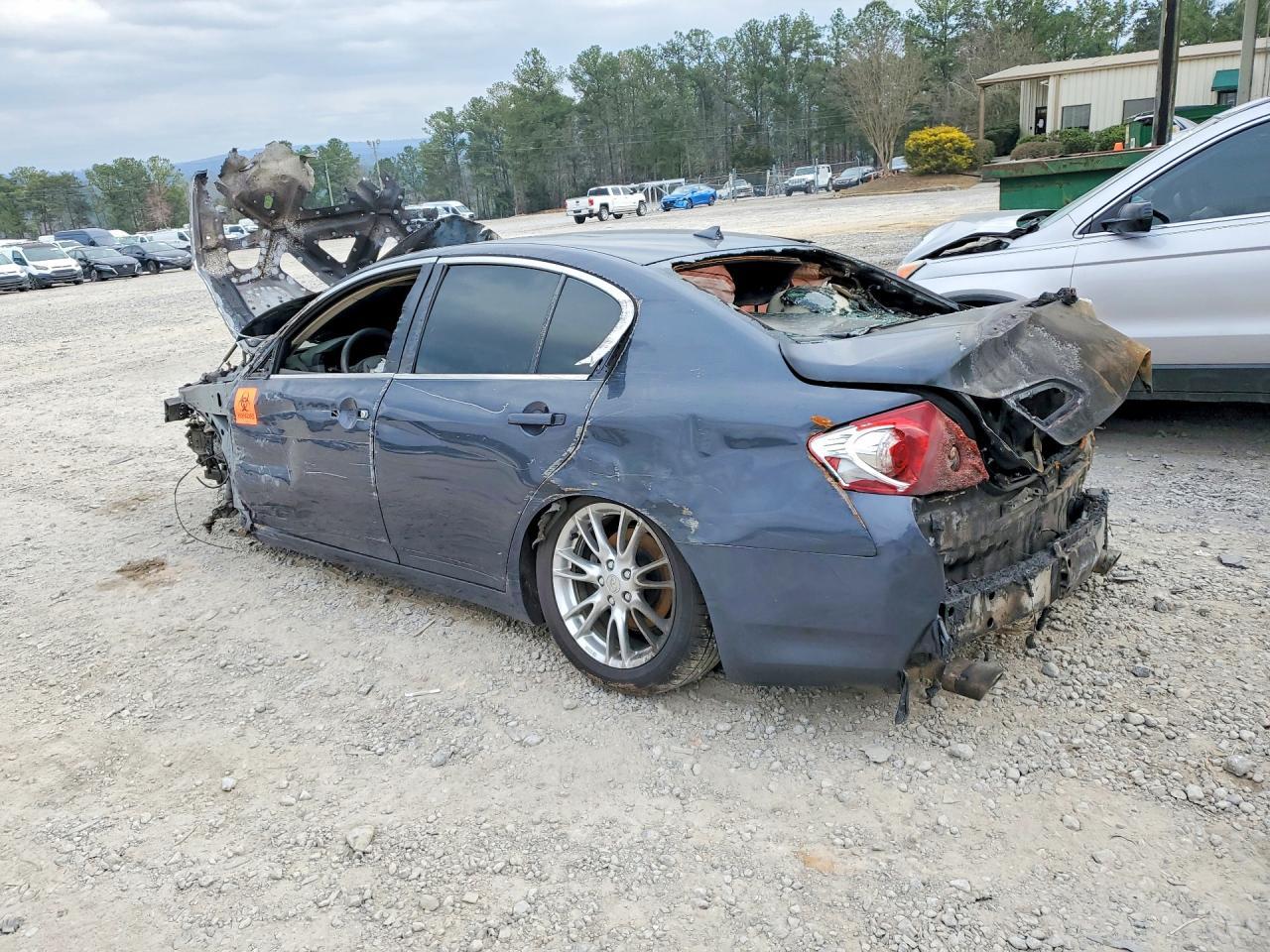 2011 Infiniti G37 Sedan - Фото 2