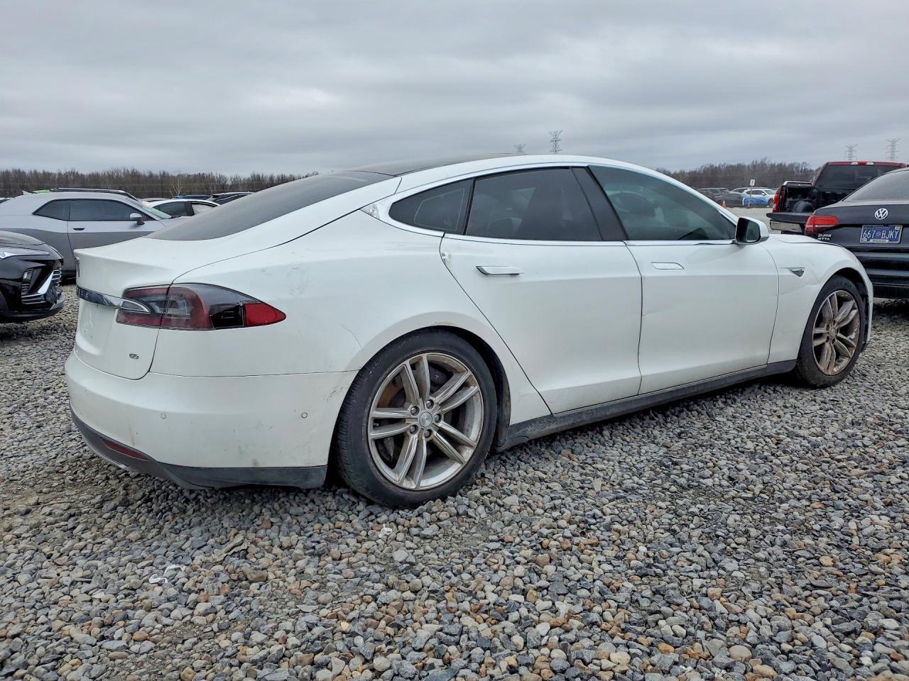 2014 Tesla Model S - Image 3