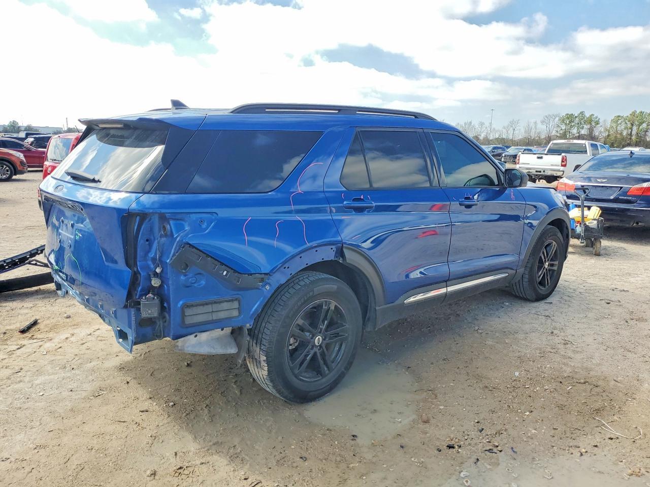 2022 Ford Explorer Xlt - Фото 3