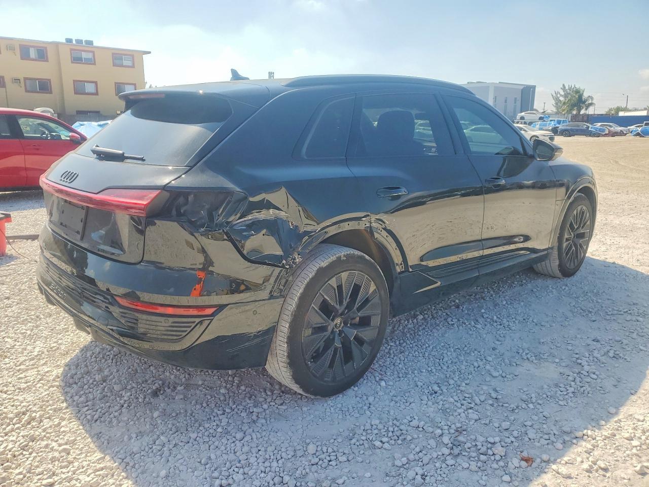 2024 Audi Q8 E-Tron Prestige - Фото 3