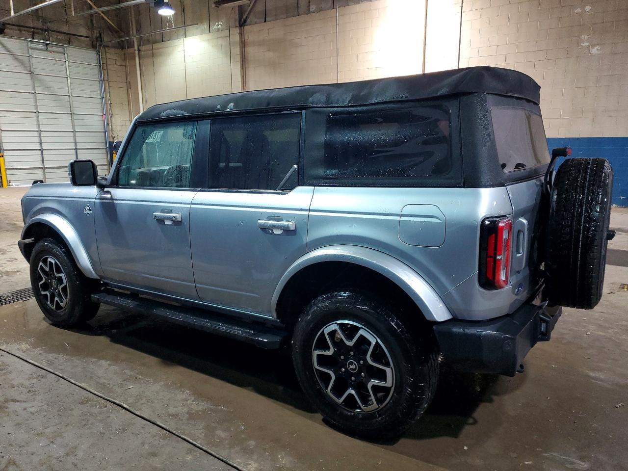 2024 Ford Bronco Outer Banks - Фото 2