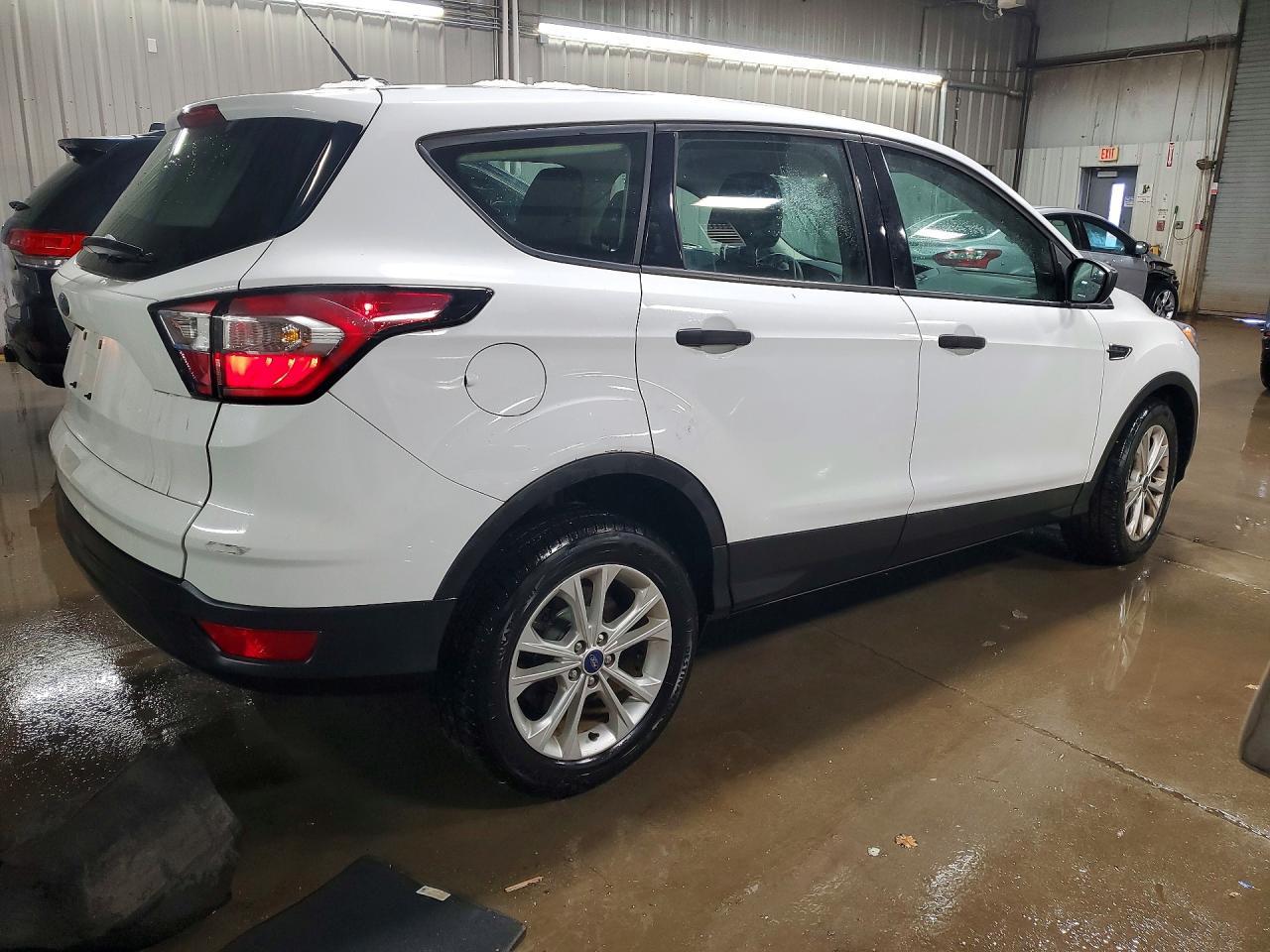 2017 Ford Escape - Фото 3