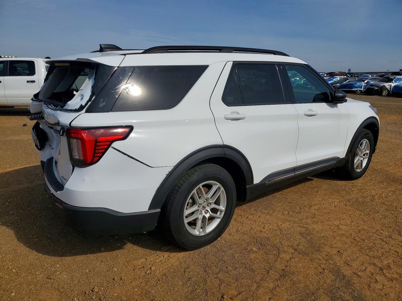 2025 Ford Explorer Active - Фото 3