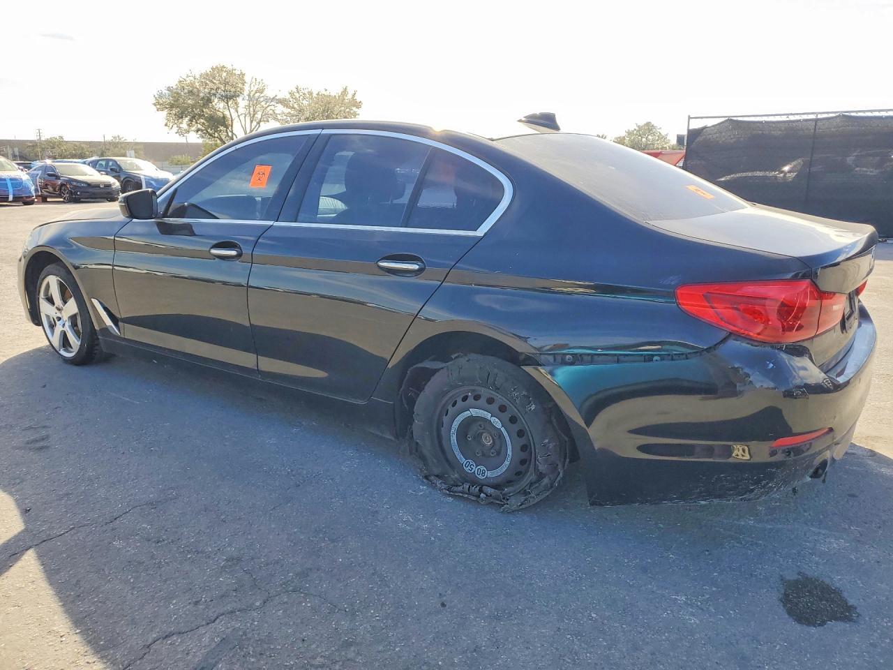2017 BMW 530 I - Фото 2