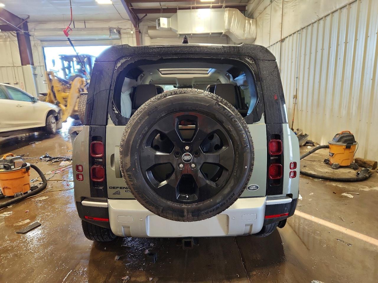 2020 Land Rover Defender 110 Hse - Image 6