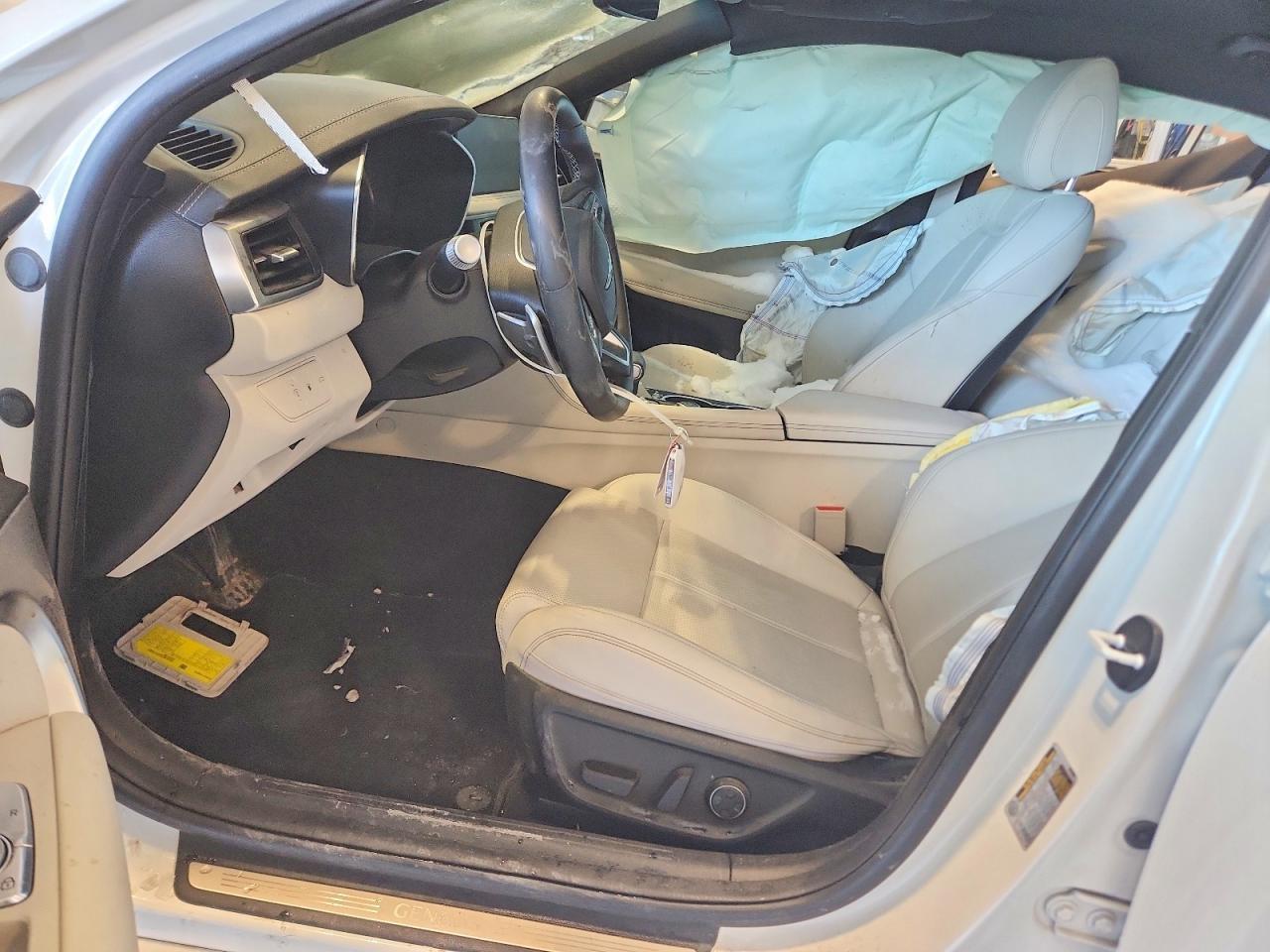 2025 Genesis G70 Base - Image 7