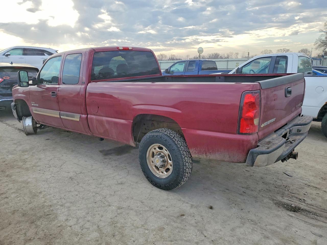 2005 Chevrolet Silverado C2500 Heavy Duty - Фото 2