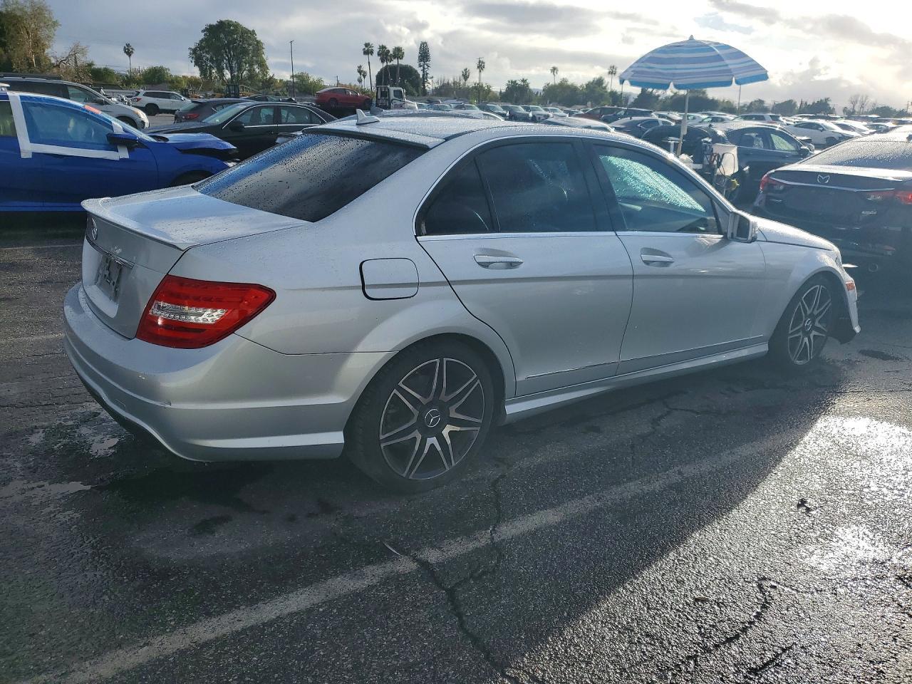 2014 Mercedes-Benz C 250 - Image 3