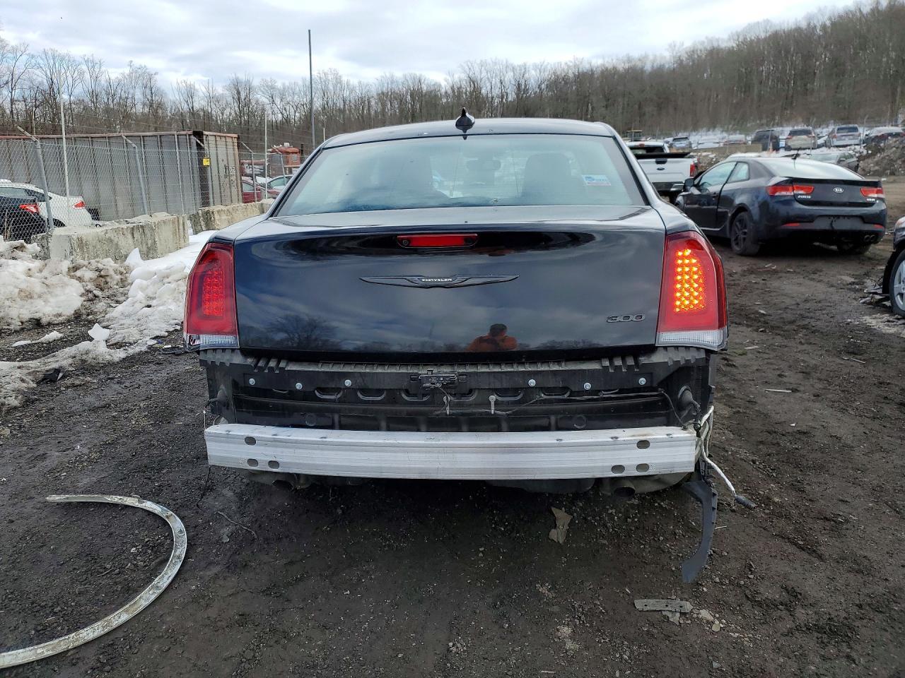 2023 Chrysler 300 Touring L - Image 6