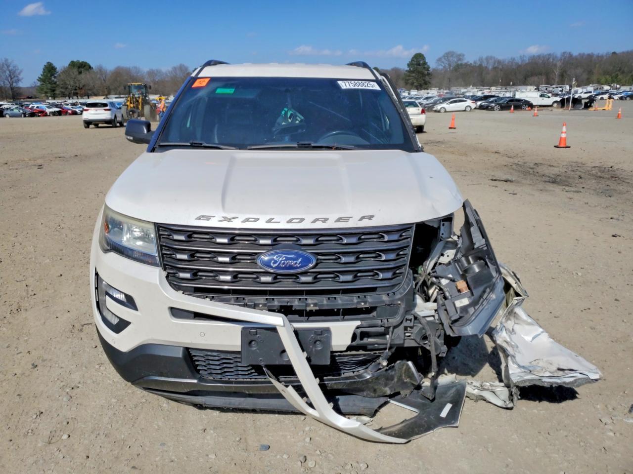 2017 Ford Explorer Xlt - Фото 5