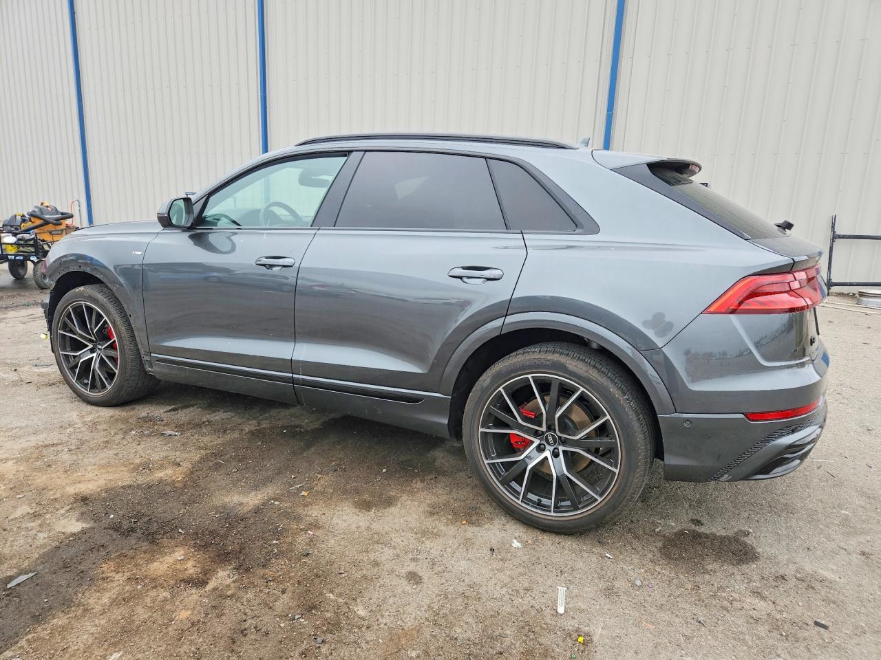 2021 Audi Q8 Prestige S-Line - Фото 2