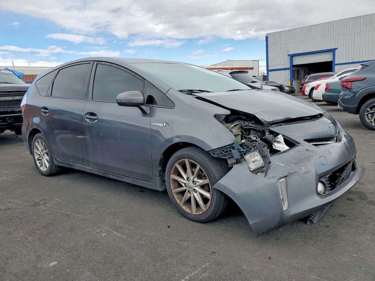 2012 Toyota Prius V Five - Фото 4