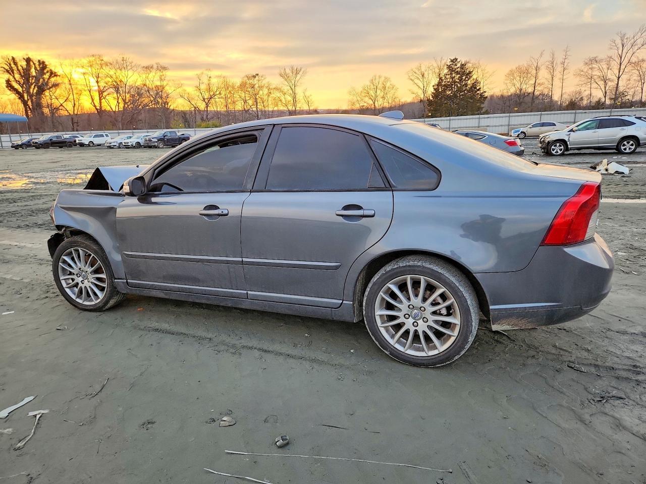 2009 Volvo S40 2.4I - Фото 2