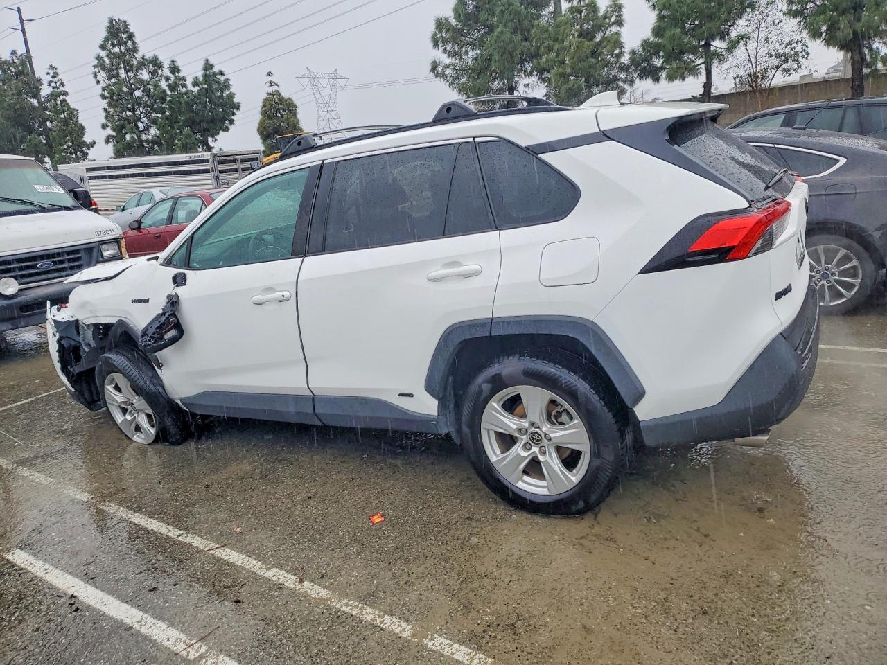 2021 Toyota Rav4 Le - Фото 2