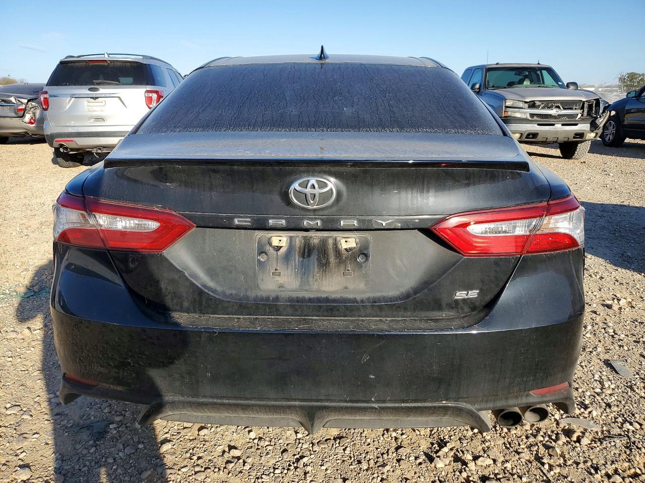 2020 Toyota Camry Se - Фото 6