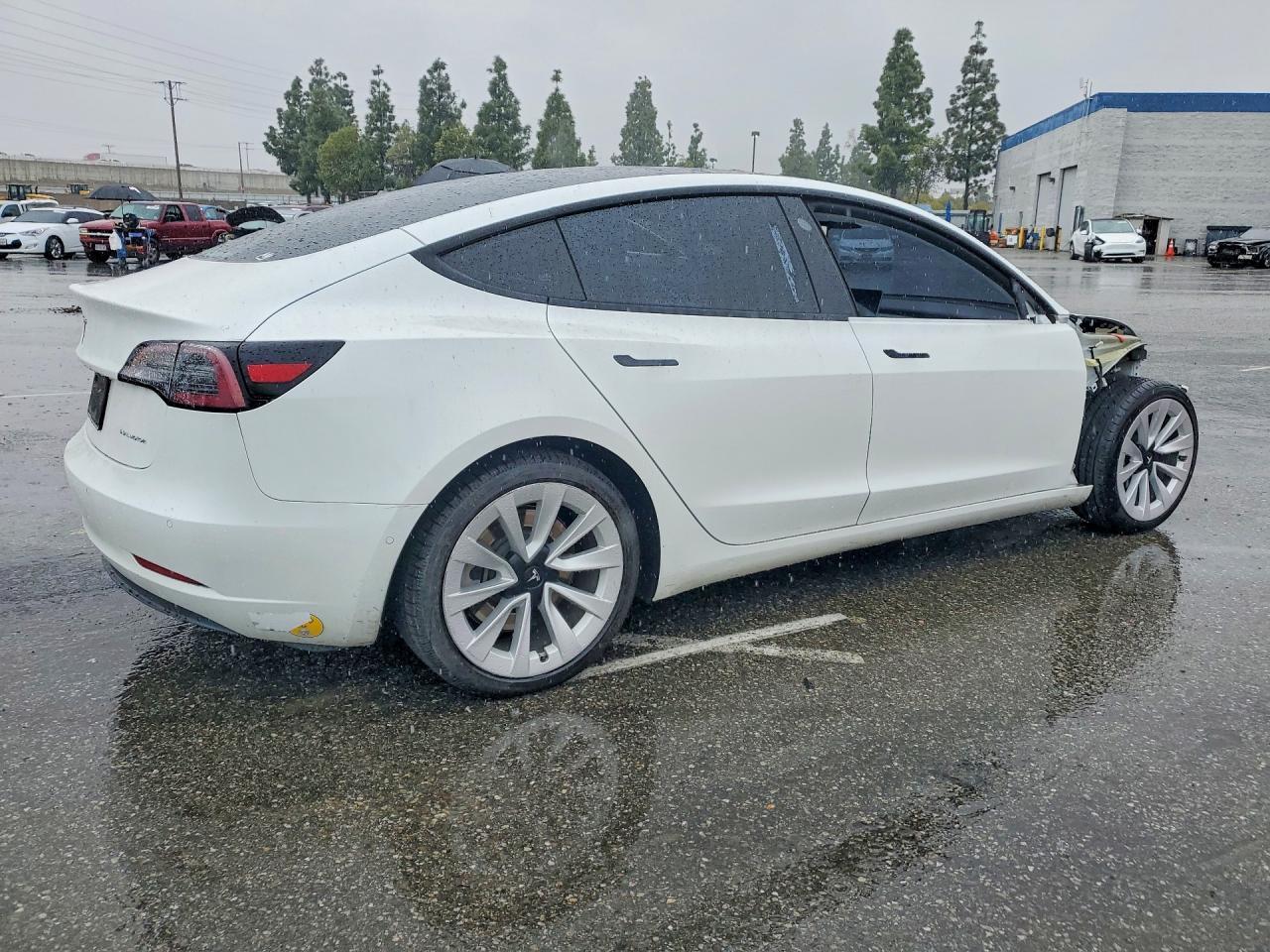 2022 Tesla Model 3 - Image 3