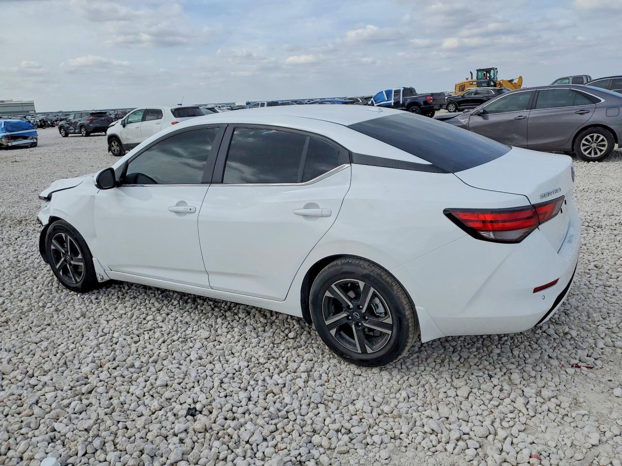 2025 Nissan Sentra Sv - Фото 2