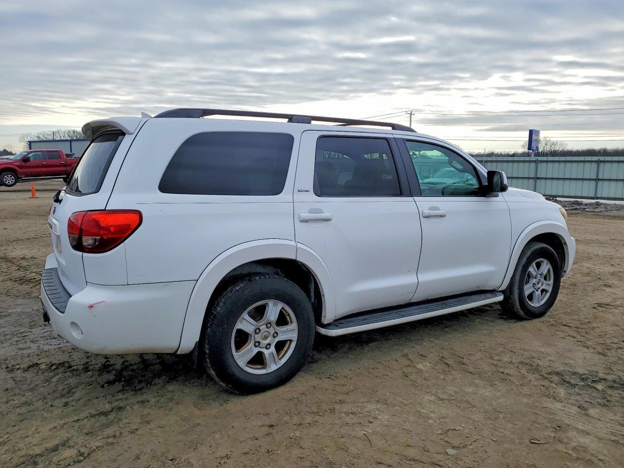 2010 Toyota Sequoia Sr5 - Фото 3