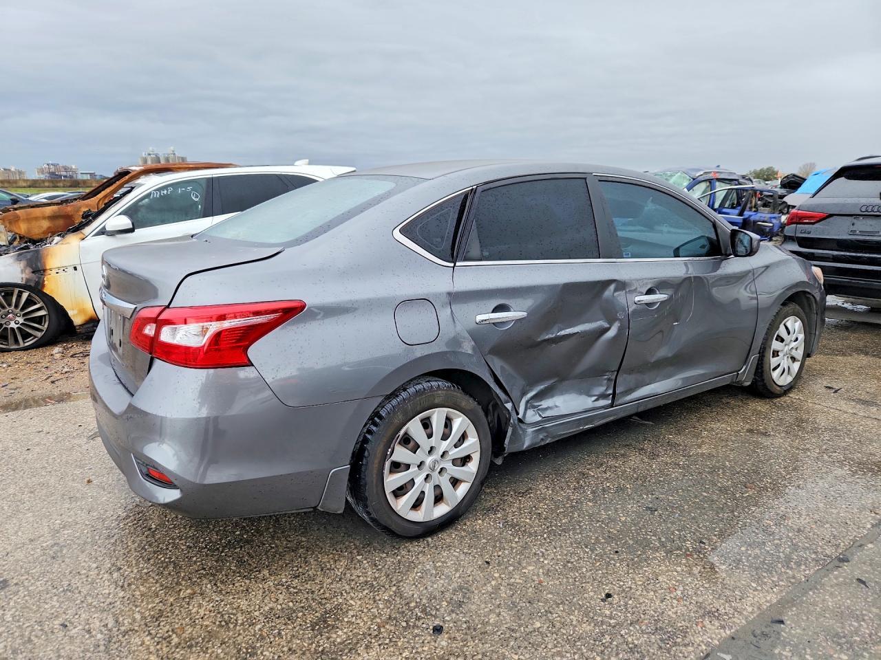 2019 Nissan Sentra S - Фото 3