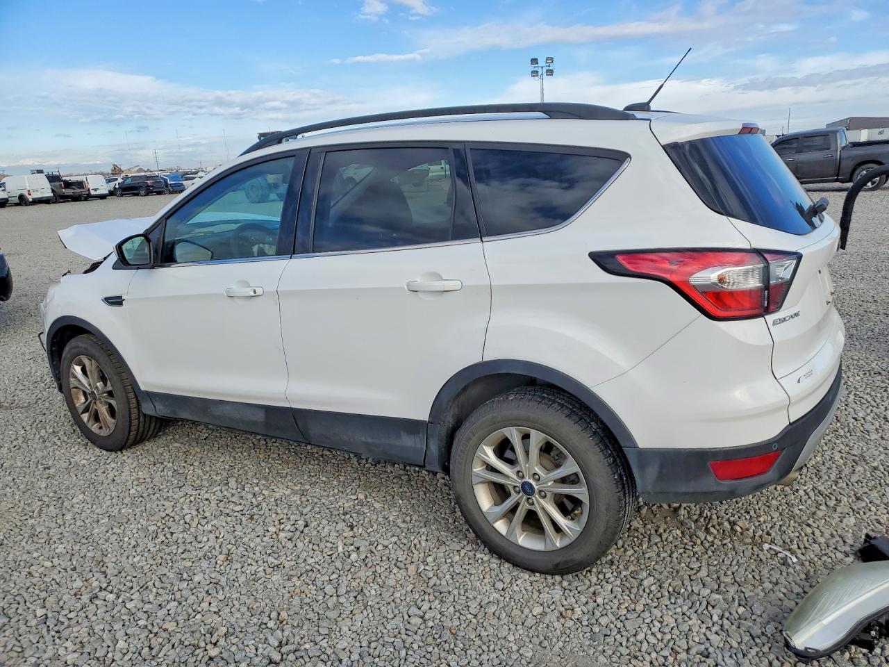 2017 Ford Escape Se - Фото 2