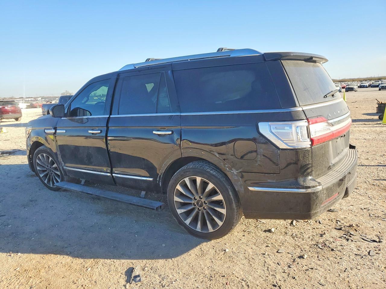 2019 Lincoln Navigator Select - Image 2