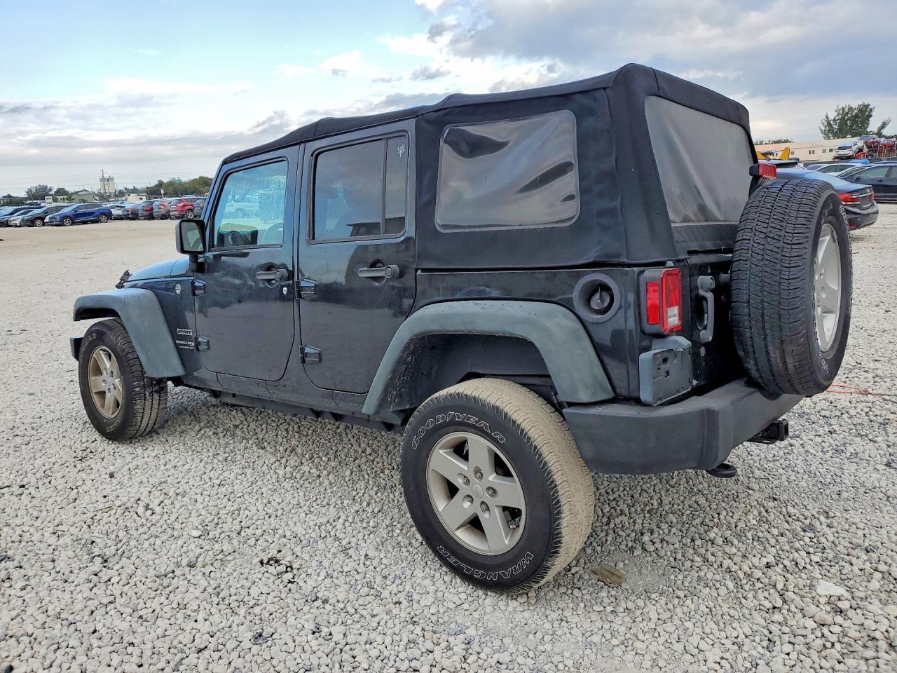 2018 Jeep Wrangler Unlimited Sport - Фото 2