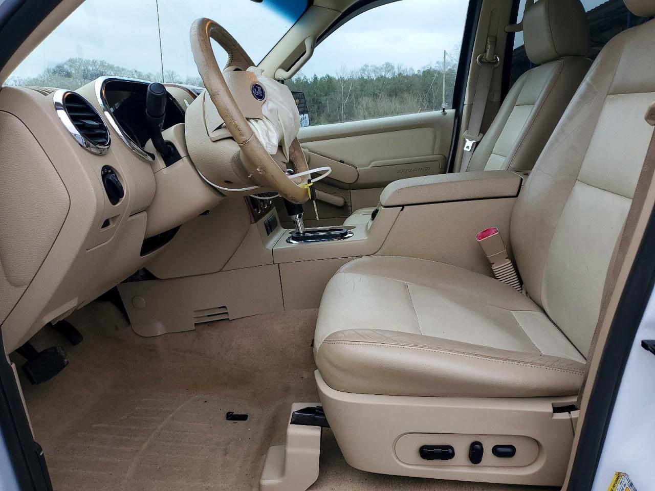 2006 Ford Explorer Eddie Bauer - Image 7