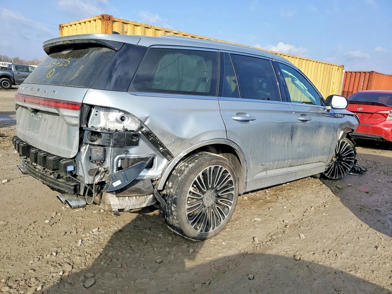 2023 Lincoln Aviator Black Label - Фото 3