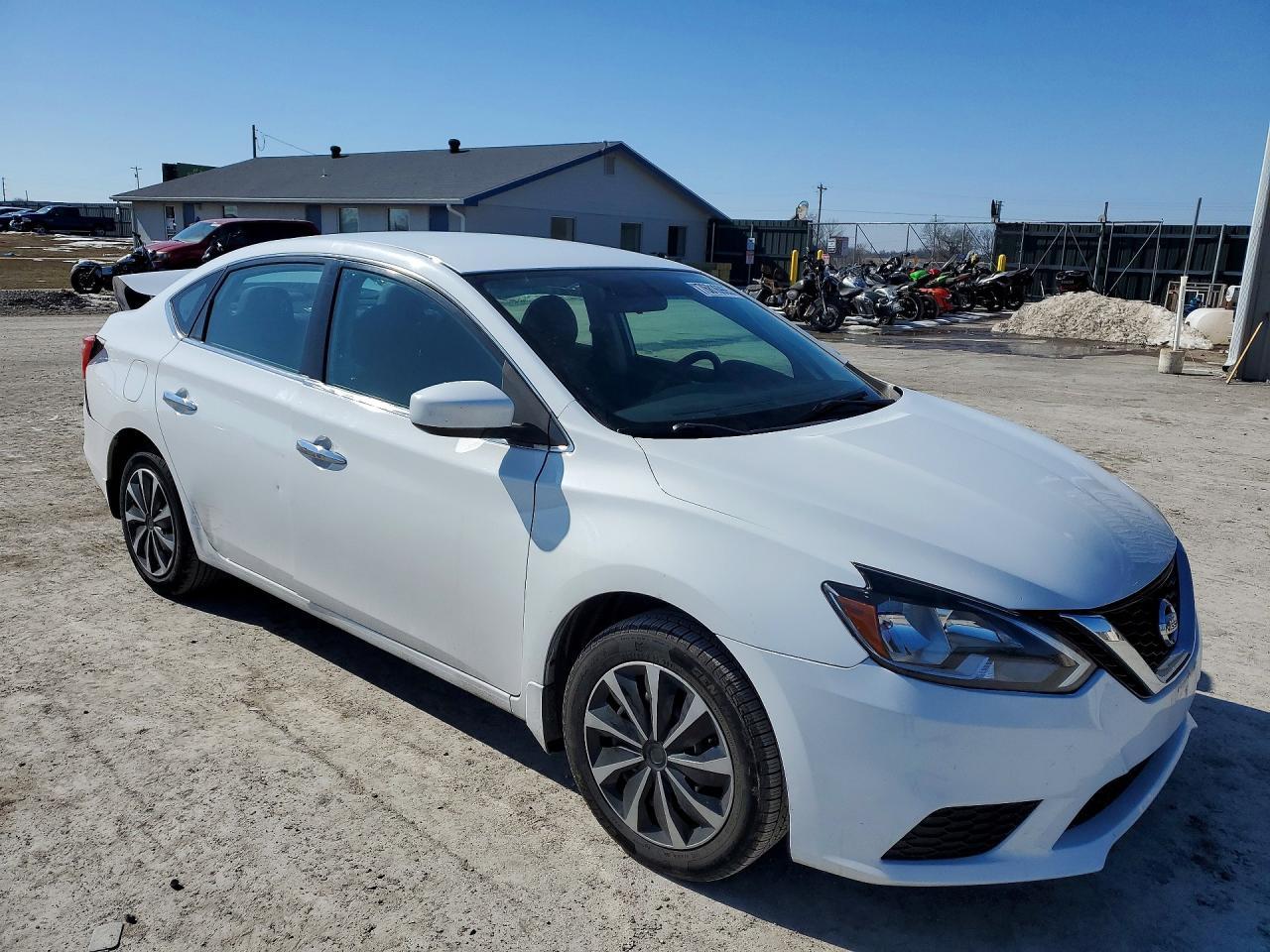 2017 Nissan Sentra S - Фото 4