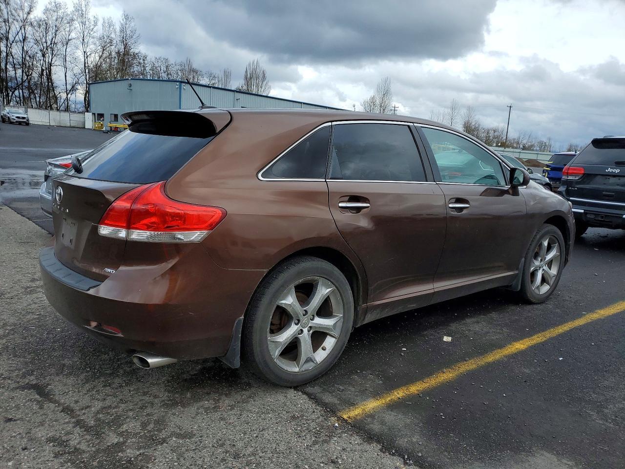 2010 Toyota Venza - Image 3
