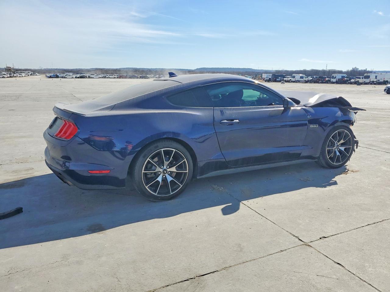 2020 Ford Mustang - Фото 3