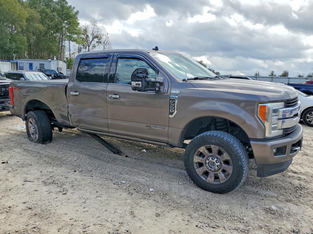 2019 Ford F350 Super Duty - Image 4