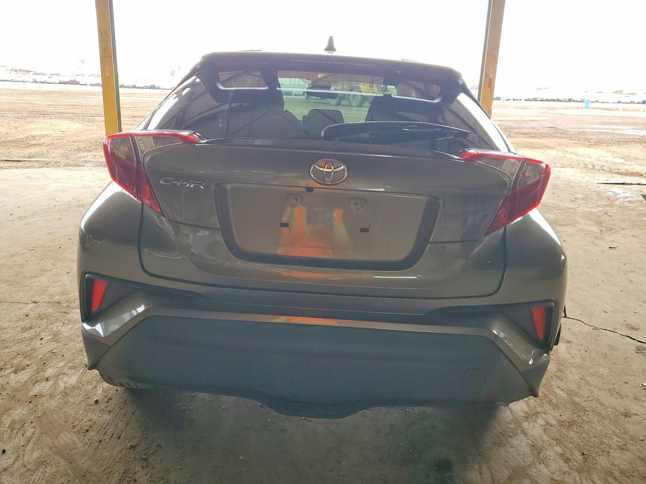 2021 Toyota C-Hr Xle - Image 6