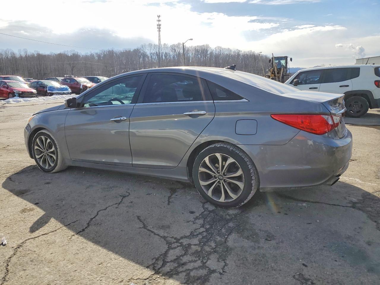 2013 Hyundai Sonata Se - Image 2