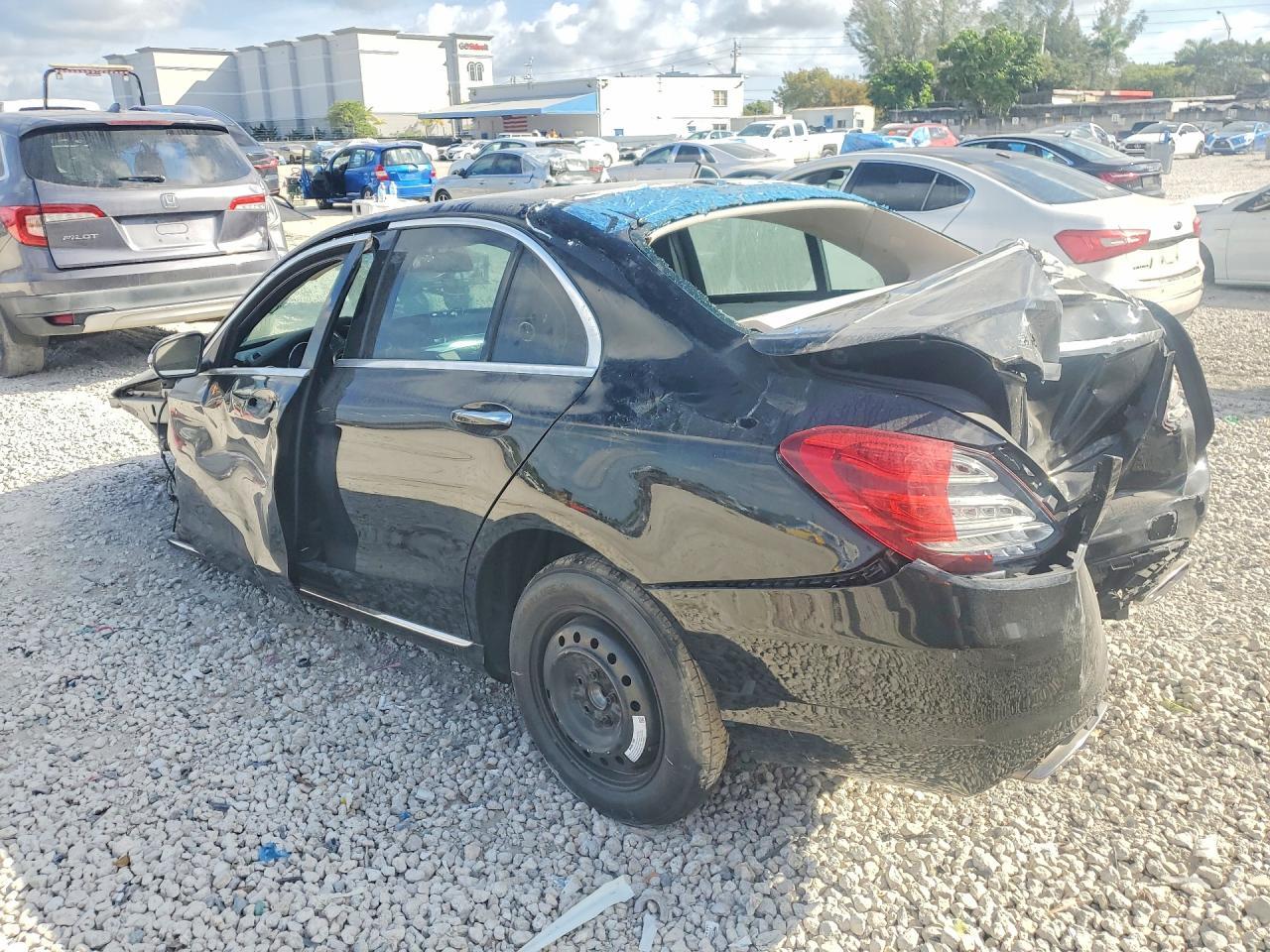 2015 Mercedes-Benz C 300 - Фото 2