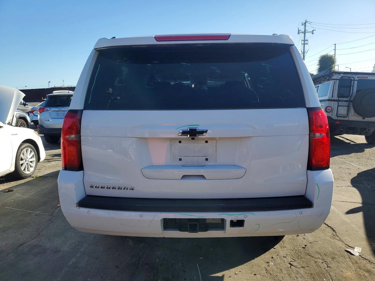 2019 Chevrolet Suburban C1500 Lt - Image 6