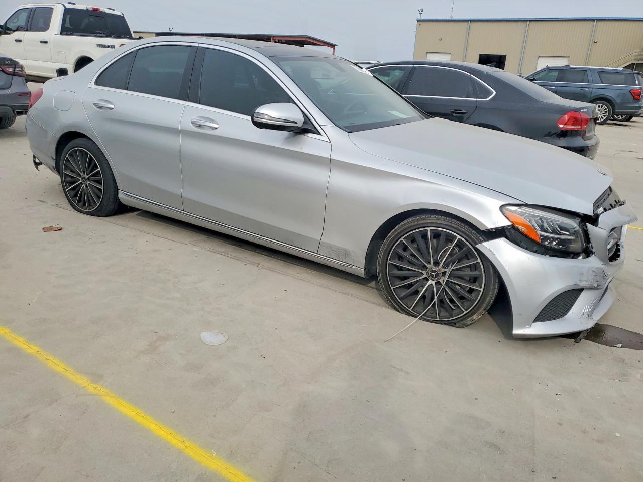 2020 Mercedes-Benz C 300 - Фото 4