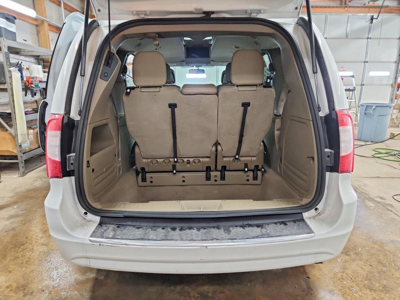 2016 Chrysler Town & Country - Фото 6