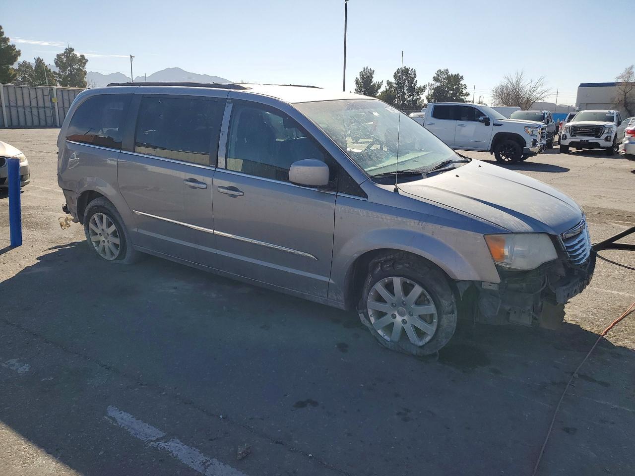 2014 Chrysler Town & Country Touring - Фото 4