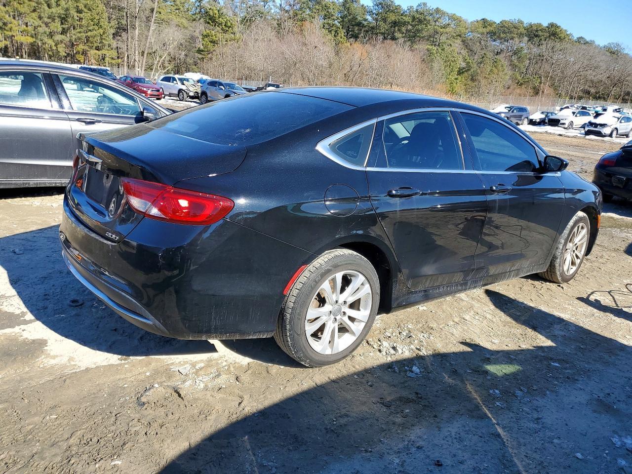 2015 Chrysler 200 Limited - Image 3