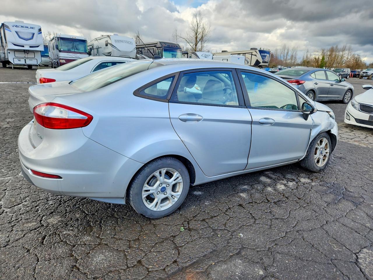 2015 Ford Fiesta Se - Image 3