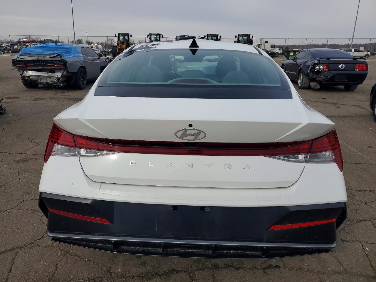 2024 Hyundai Elantra Sel - Image 6