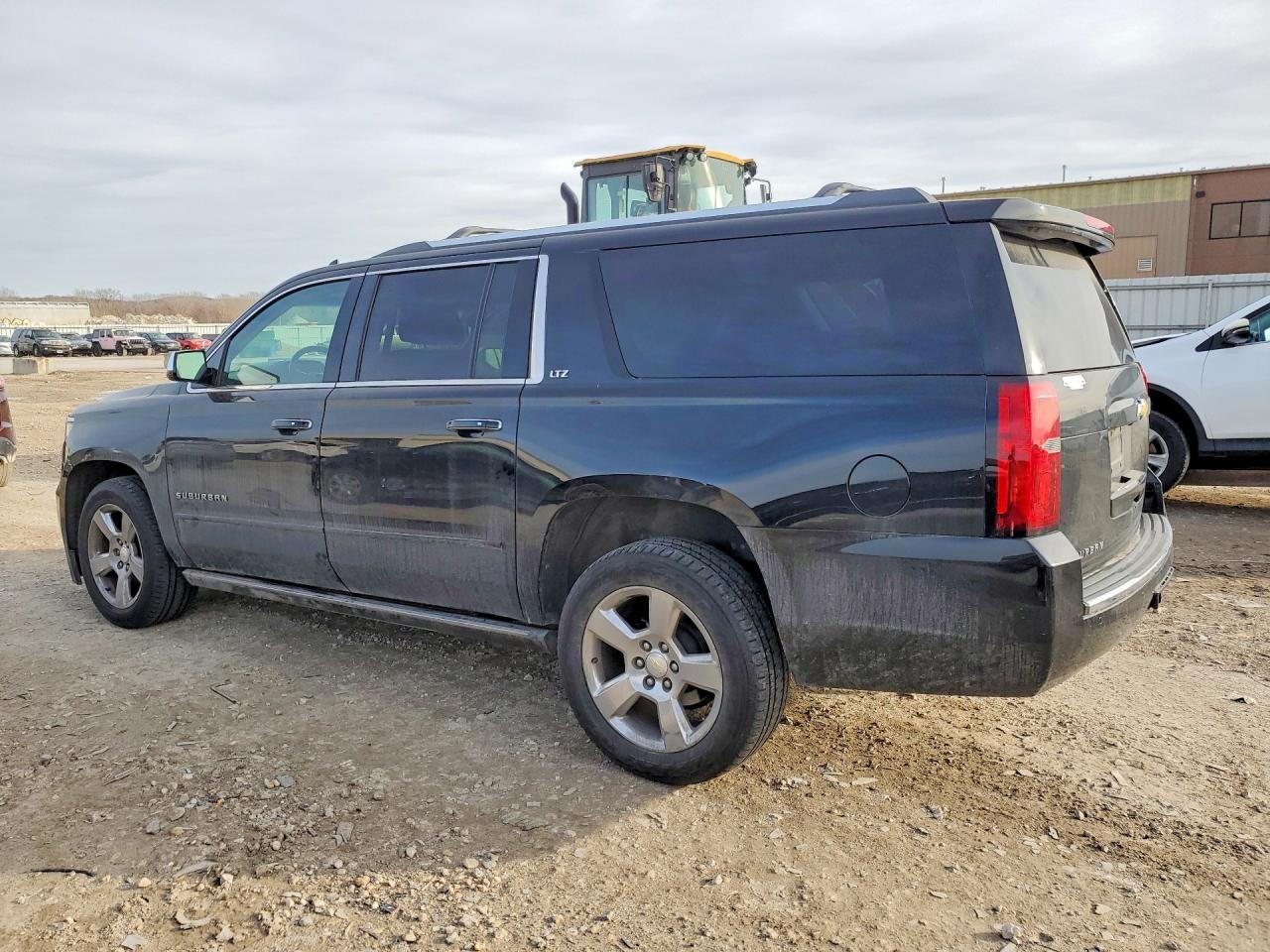 2016 Chevrolet Suburban K1500 Ltz - Фото 2