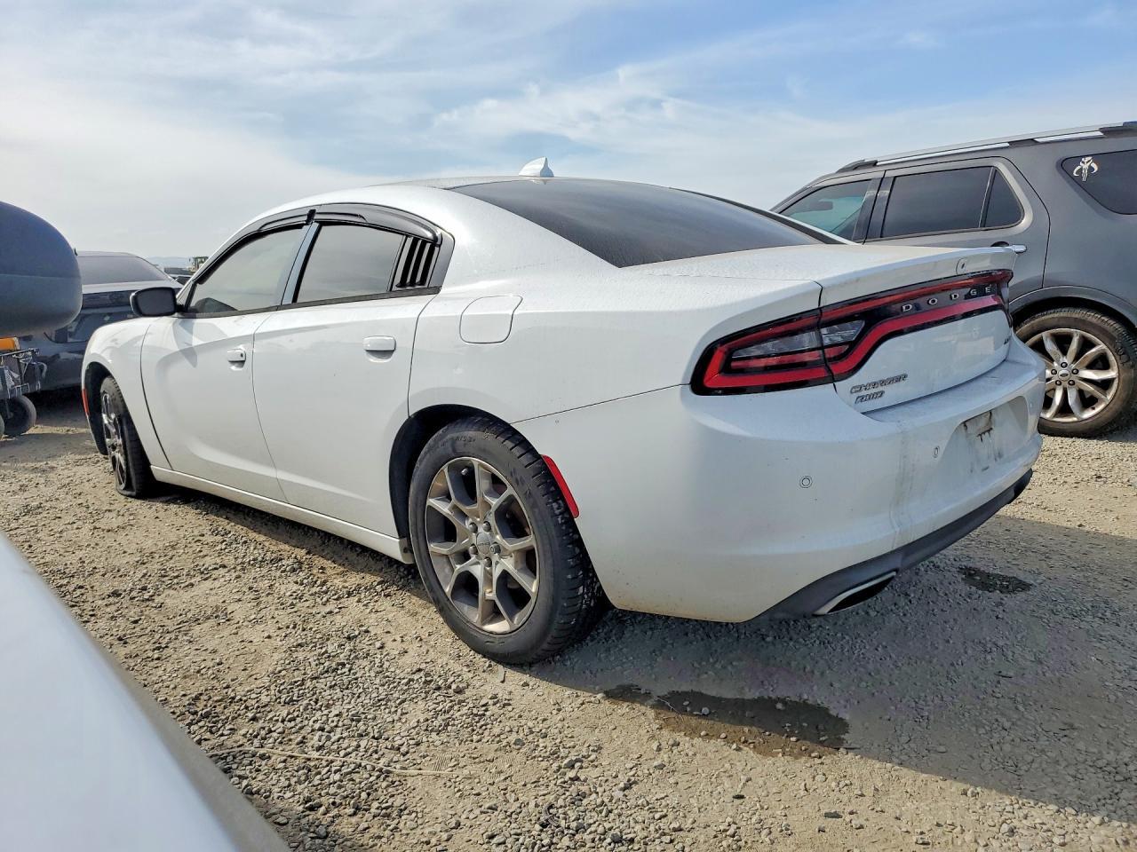 2015 Dodge Charger Sxt - Фото 2