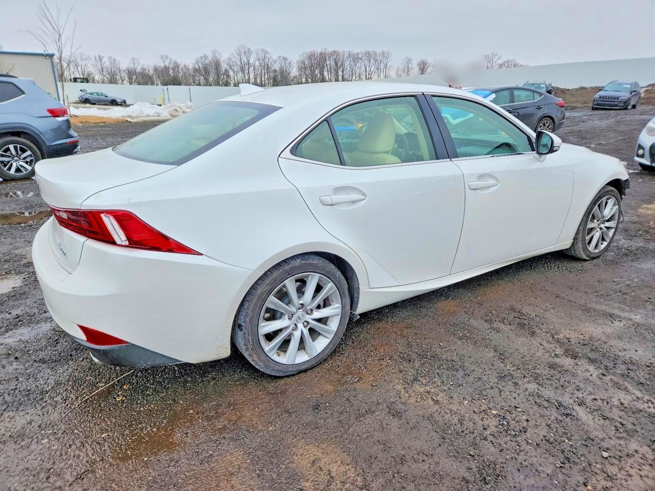 2016 Lexus Is 200T - Фото 4