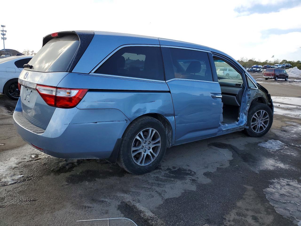 2013 Honda Odyssey Ex - Image 3