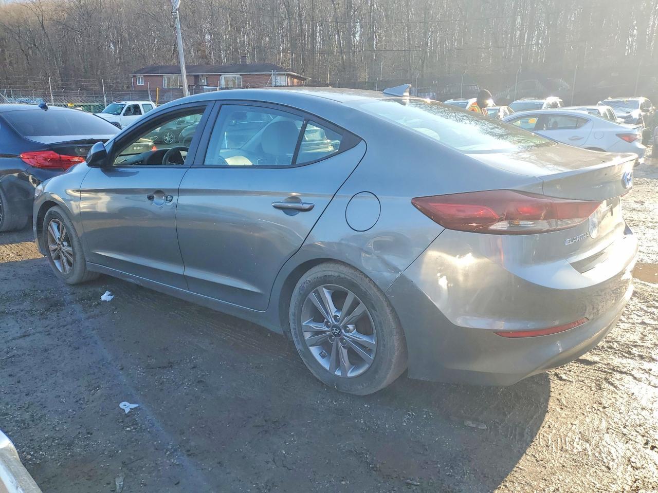 2017 Hyundai Elantra Se - Фото 2