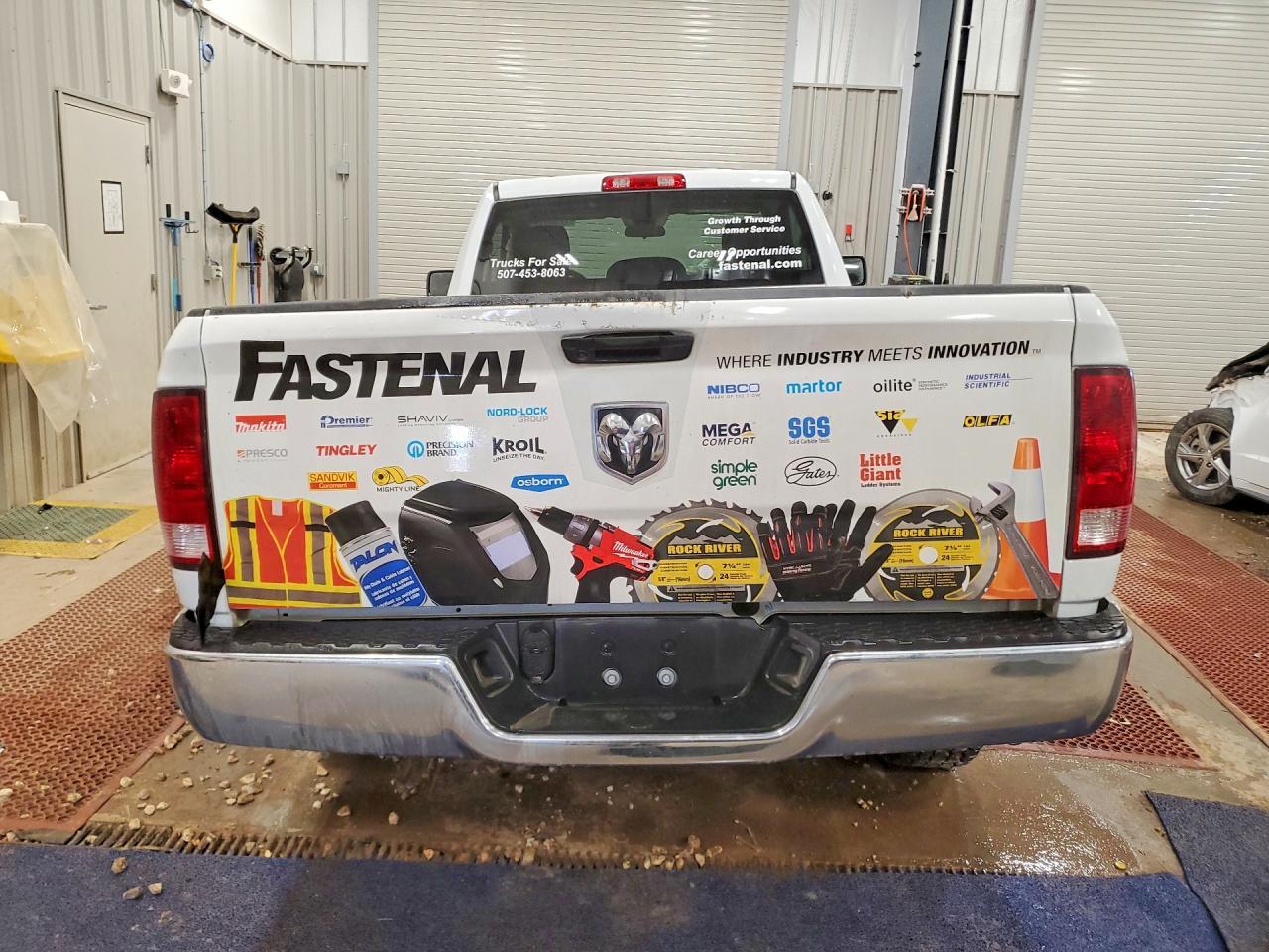 2023 Ram 1500 Classic Slt - Фото 6